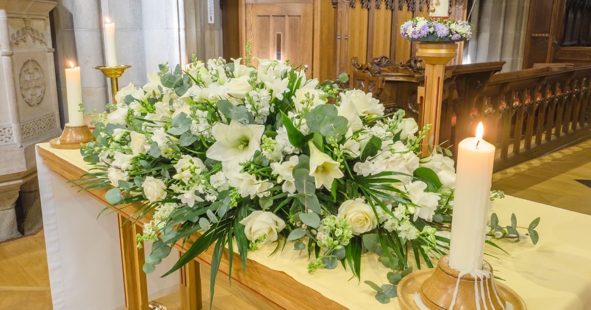 Arreglos florales para velorios que dejan una huella única